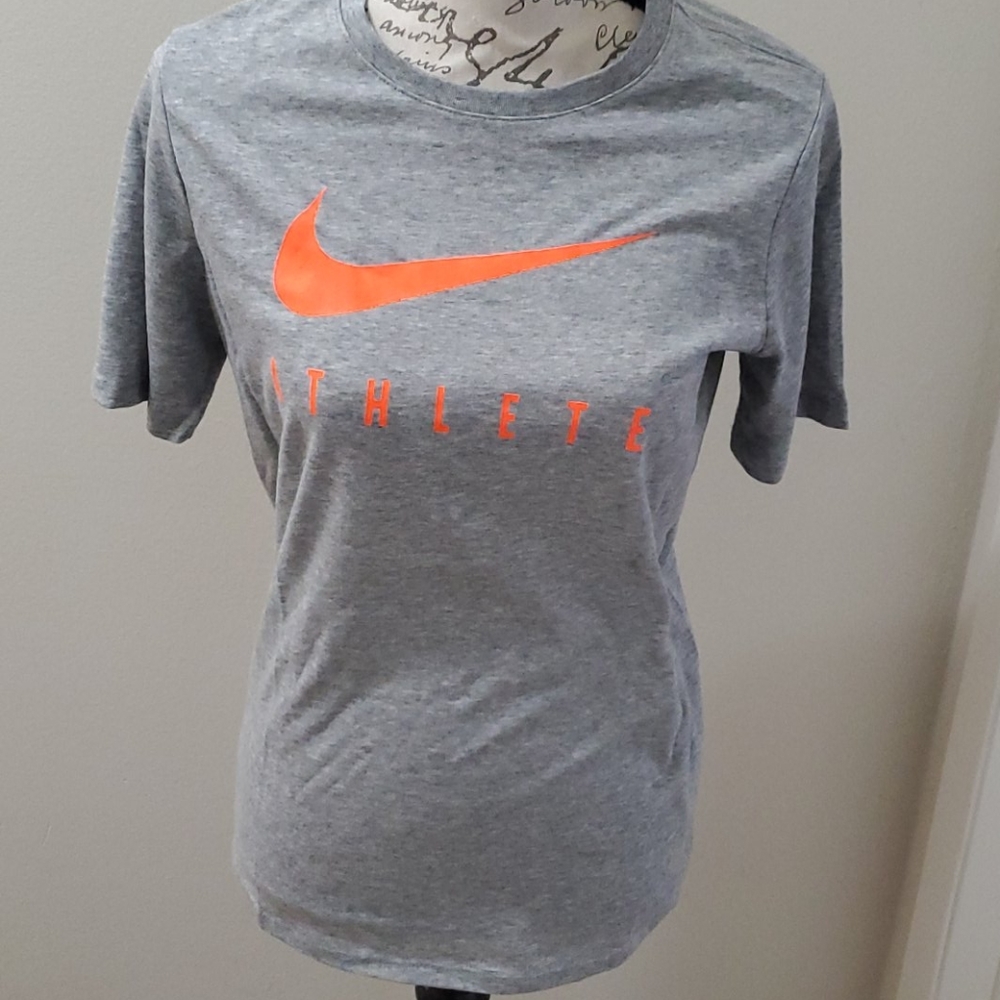 NIKE TSHIRT🧡🧡